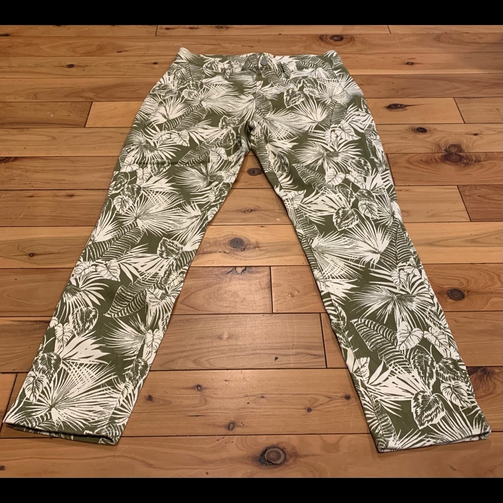 Uniqlo green leaf woman’s pants new never worn